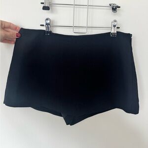 Aritzia Jewel Skort - Crepette